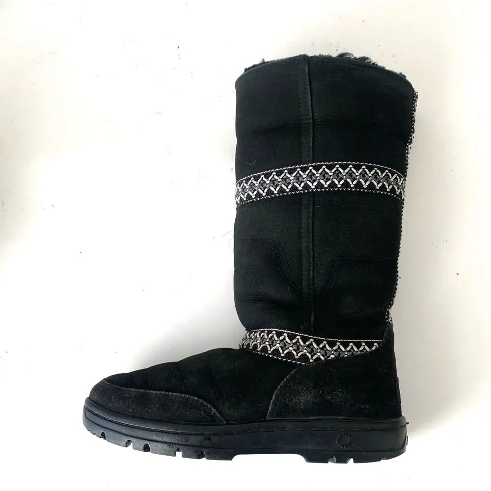 WOMEN'S UGG SUNDANCE REVIVAL BRAID BLACK TALL BOOT Sz 6 Boho Western Winter